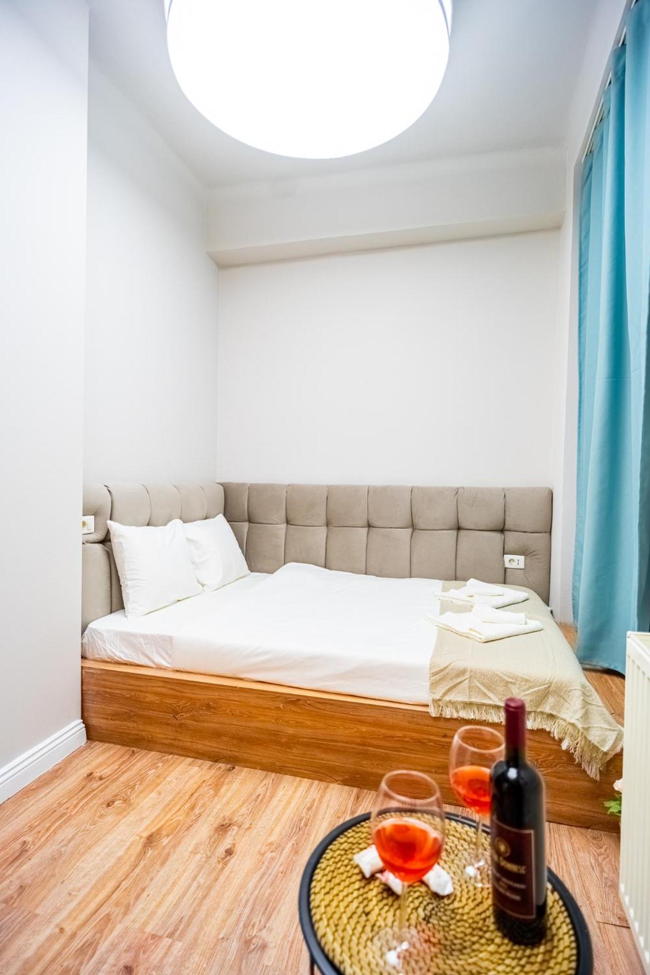 Cozy Apartments Near Calea Victoriei Bucharest Exterior photo