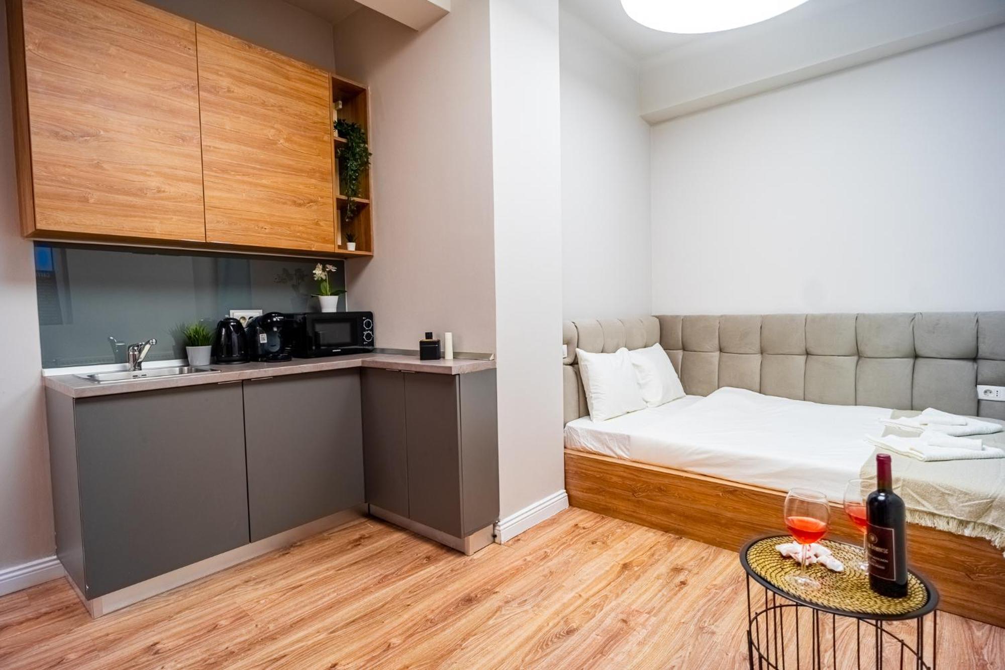 Cozy Apartments Near Calea Victoriei Bucharest Exterior photo