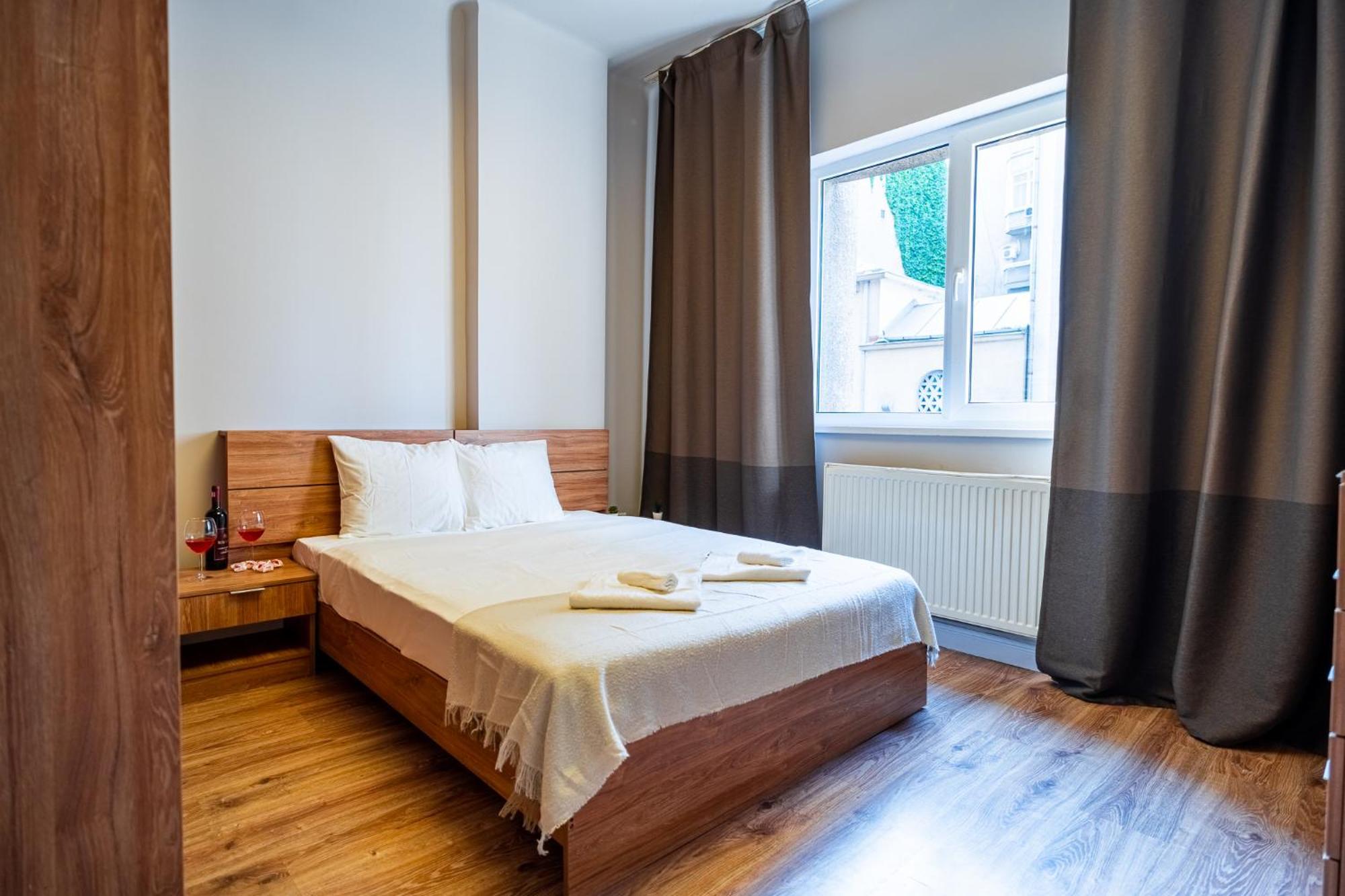 Cozy Apartments Near Calea Victoriei Bucharest Exterior photo